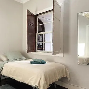 https://gato-azul-coliving-coworking.in-canary-islands.com