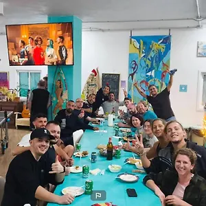 https://medano-nest-hostel.in-canary-islands.com